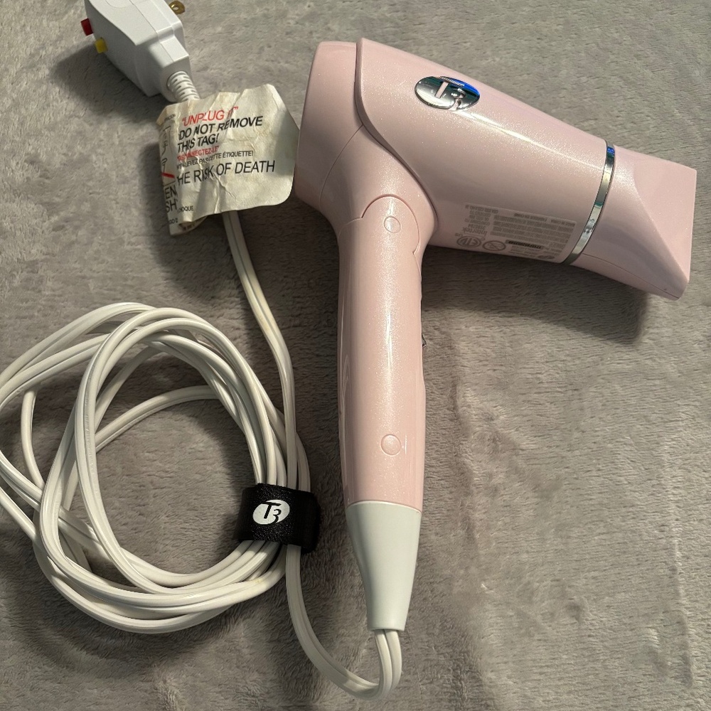 T3 Afar lightweight travel size hair dryer